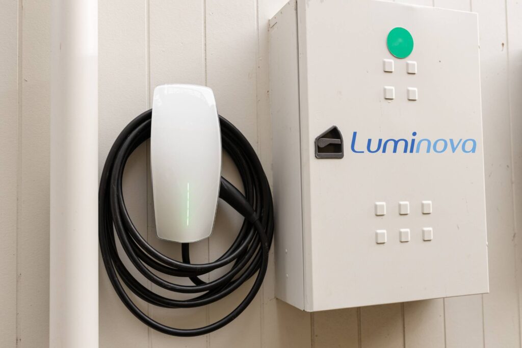 Empresa instaladora de cargador para vehículo eléctrico en Extremadura